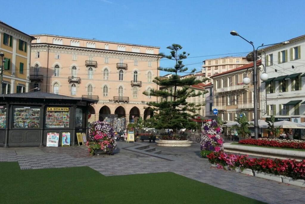 Centrally Located Apt By Harbour With Elevator San Remo Zewnętrze zdjęcie